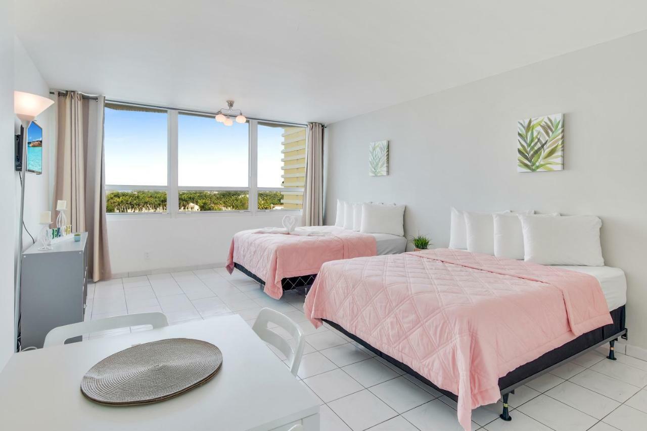 Castle Beach Suites By Vacation Media Miami Beach Exterior photo