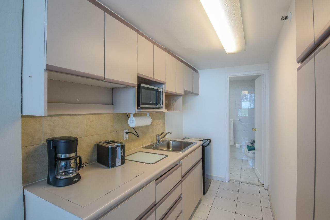 Castle Beach Suites By Vacation Media Miami Beach Exterior photo